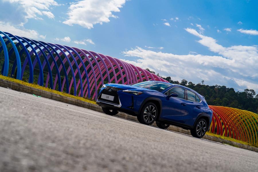  Lexus UX200 2019 года  (MY) (фото 3 из 35)
